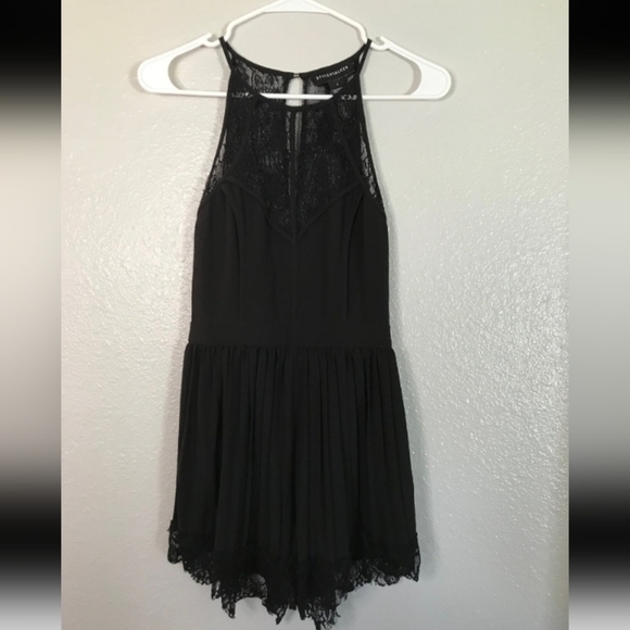 StyleStalker Lover Lace-Hem romper small NWOT - Picture 4 of 5